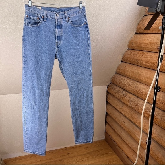 LEVI’S PREMIUM 501 Button fly jeans. Straight legs. No Stretch. 29X32 Light Wash - Picture 1 of 8